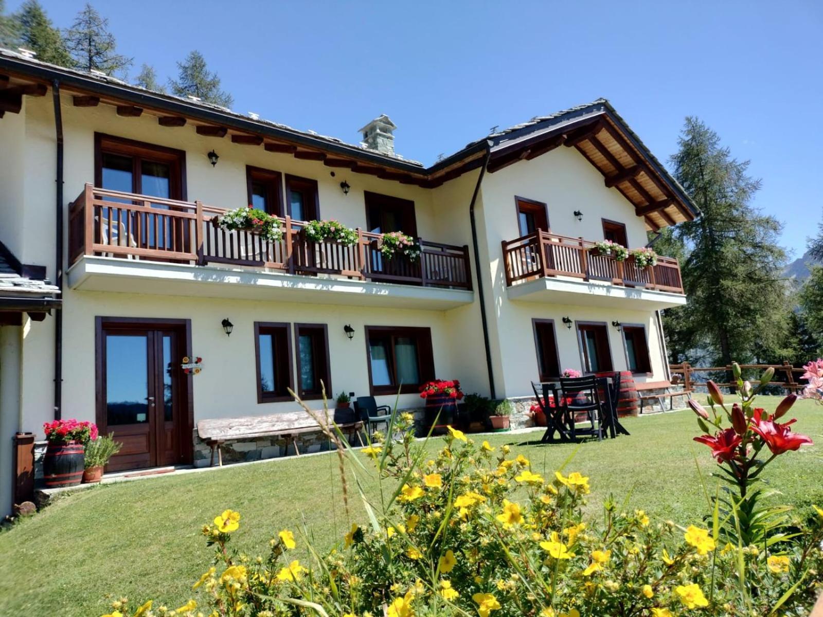 Le Coin Des Melezes - Nature & Trek - Camere In Baita Di Montagna Brusson Luaran gambar