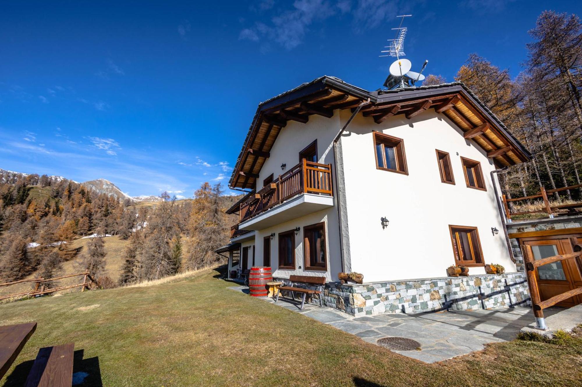 Le Coin Des Melezes - Nature & Trek - Camere In Baita Di Montagna Brusson Luaran gambar