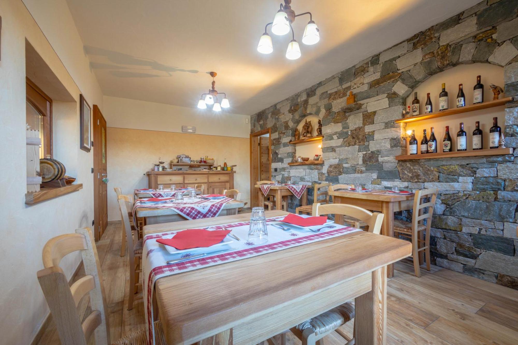 Le Coin Des Melezes - Nature & Trek - Camere In Baita Di Montagna Brusson Luaran gambar