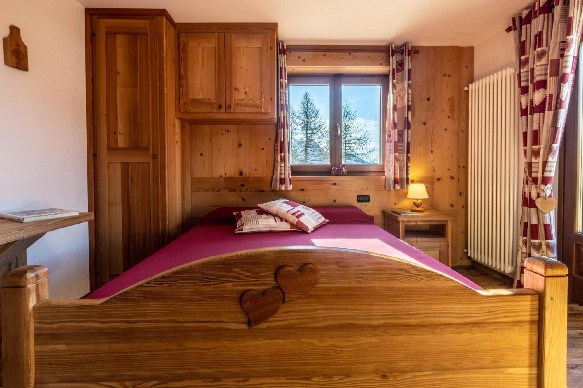 Le Coin Des Melezes - Nature & Trek - Camere In Baita Di Montagna Brusson Luaran gambar