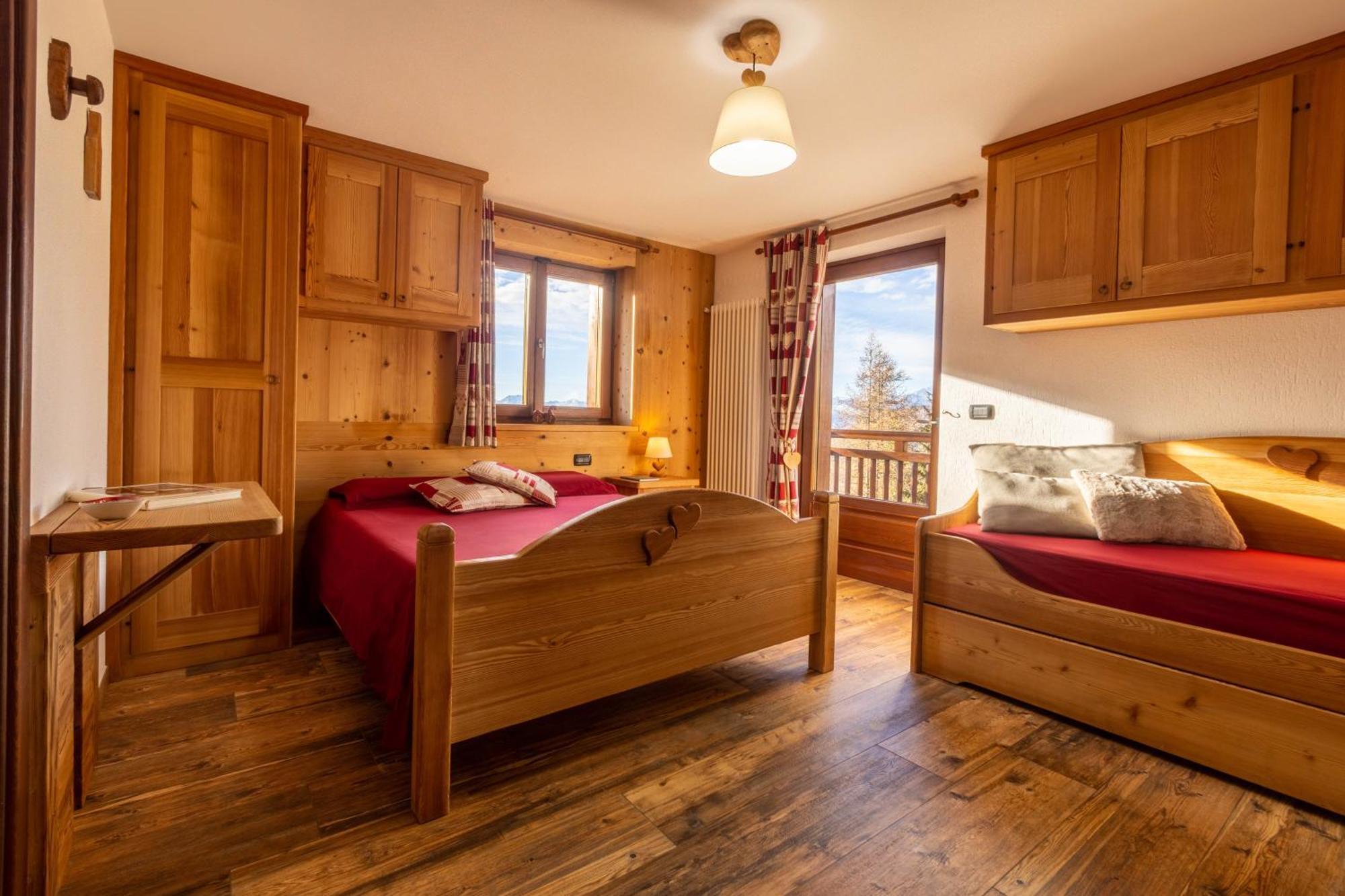 Le Coin Des Melezes - Nature & Trek - Camere In Baita Di Montagna Brusson Luaran gambar