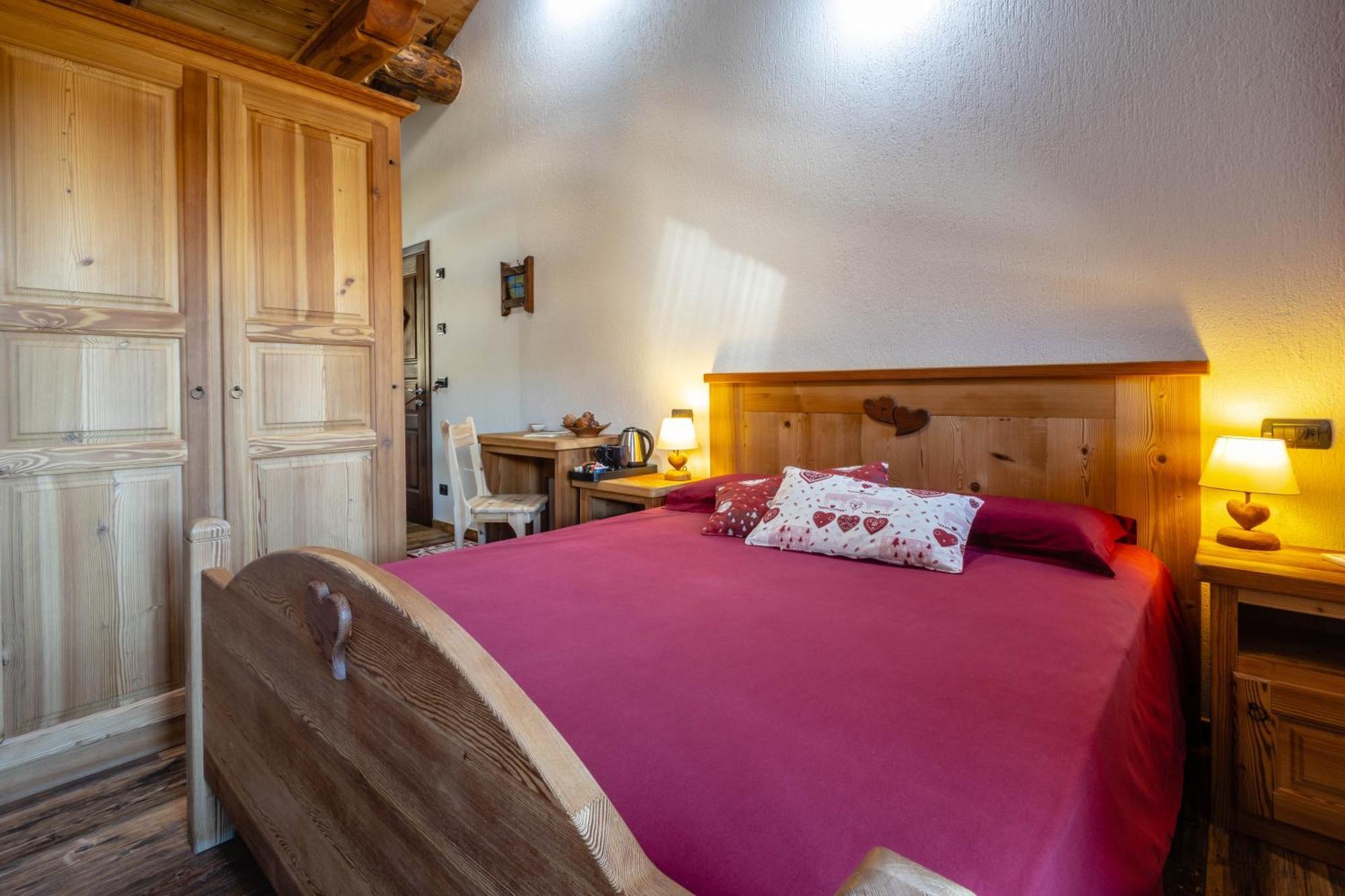 Le Coin Des Melezes - Nature & Trek - Camere In Baita Di Montagna Brusson Luaran gambar