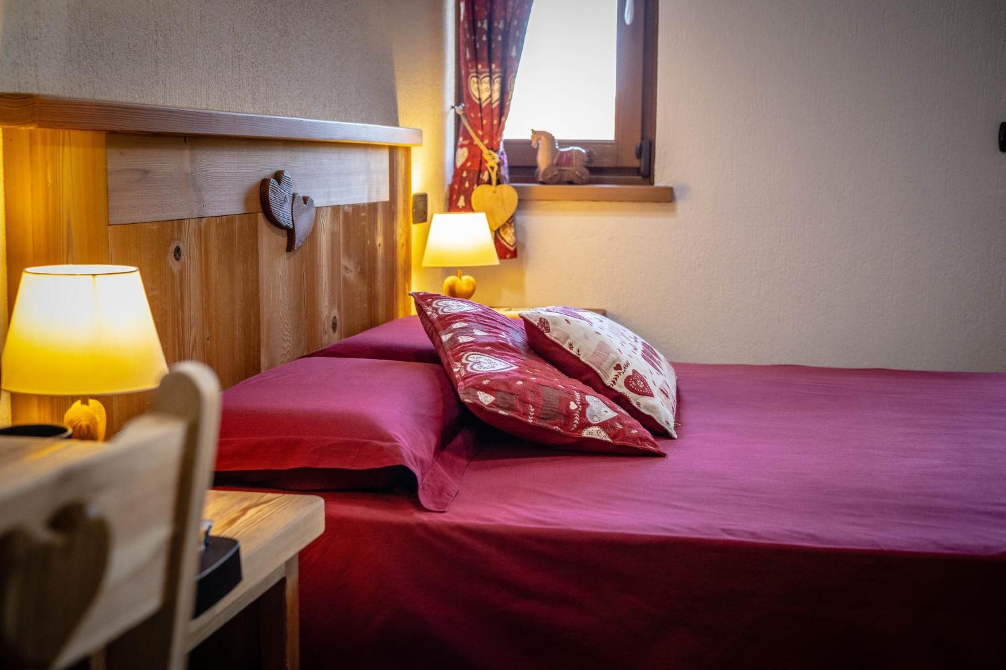 Le Coin Des Melezes - Nature & Trek - Camere In Baita Di Montagna Brusson Luaran gambar