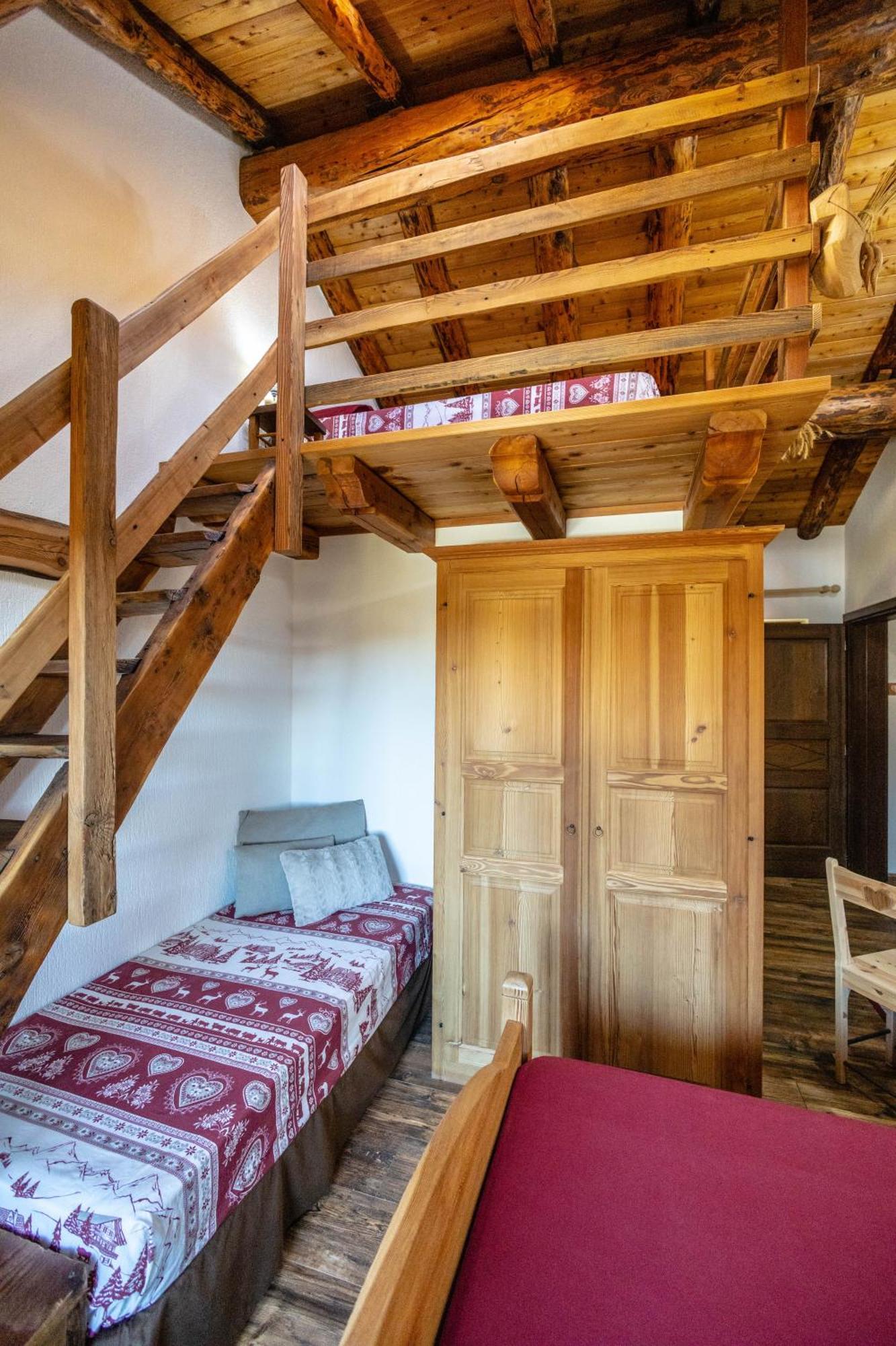 Le Coin Des Melezes - Nature & Trek - Camere In Baita Di Montagna Brusson Luaran gambar