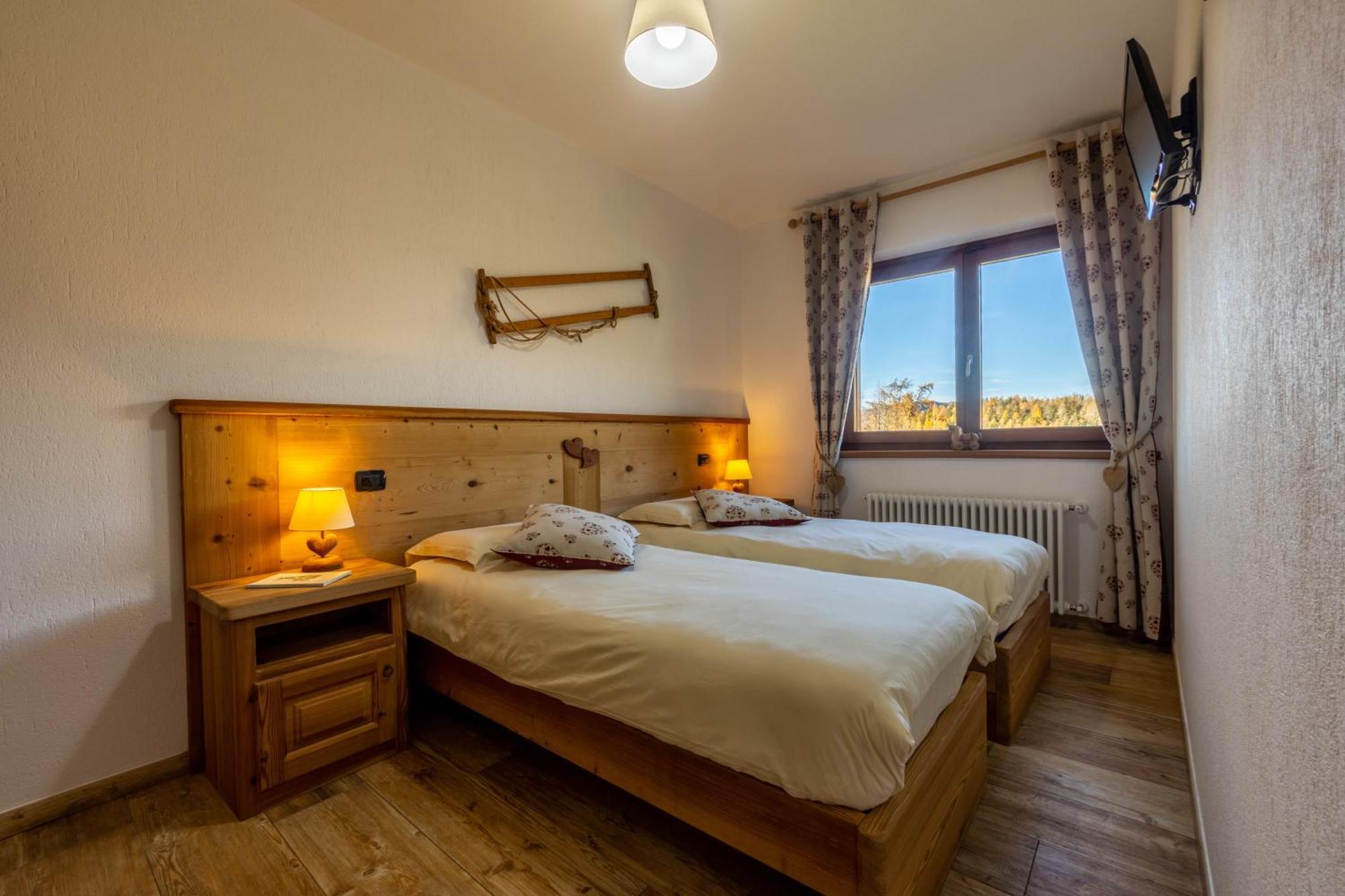 Le Coin Des Melezes - Nature & Trek - Camere In Baita Di Montagna Brusson Luaran gambar
