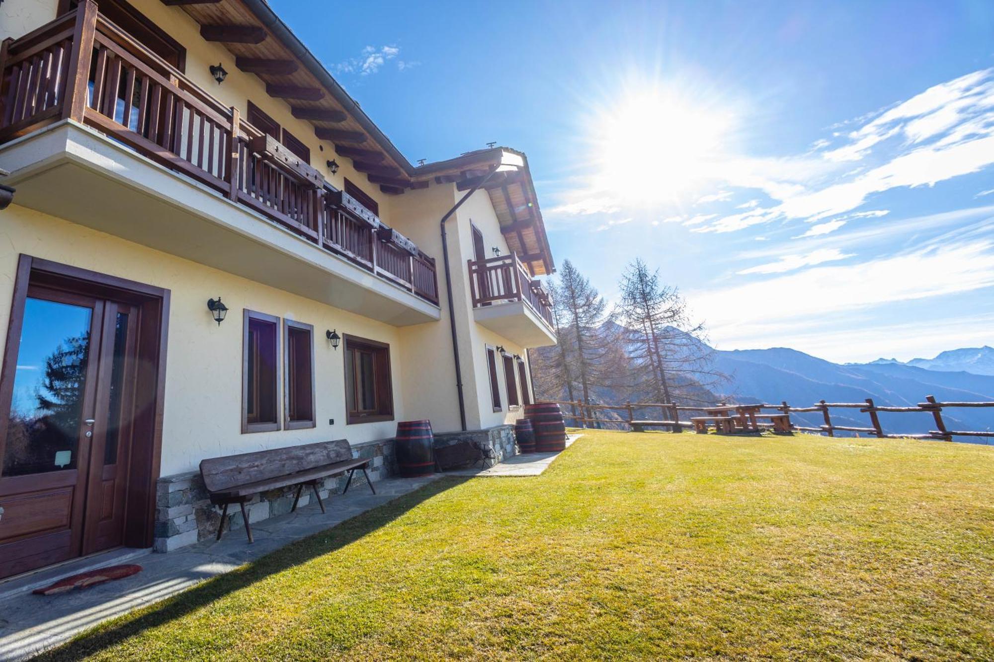 Le Coin Des Melezes - Nature & Trek - Camere In Baita Di Montagna Brusson Luaran gambar