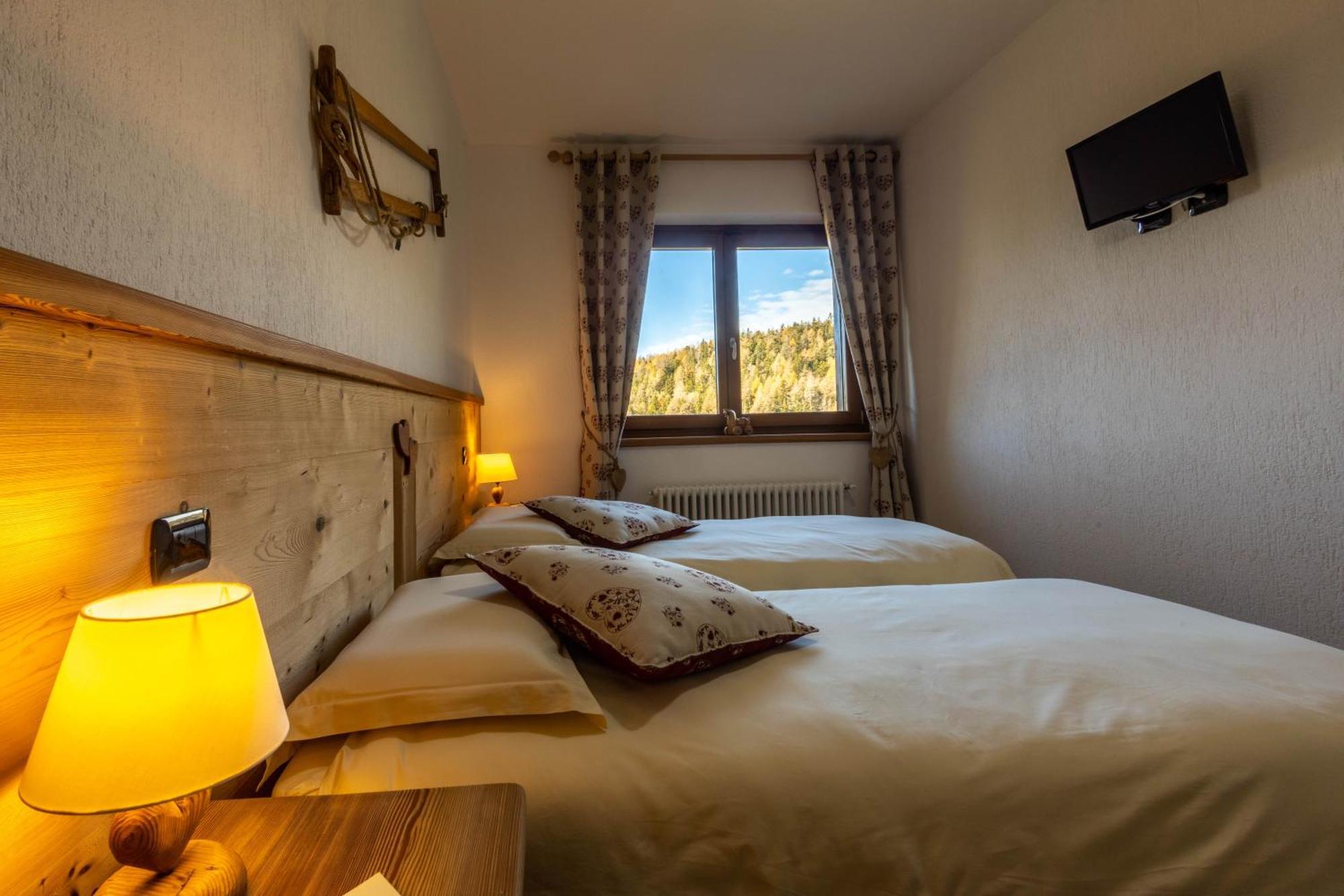 Le Coin Des Melezes - Nature & Trek - Camere In Baita Di Montagna Brusson Luaran gambar