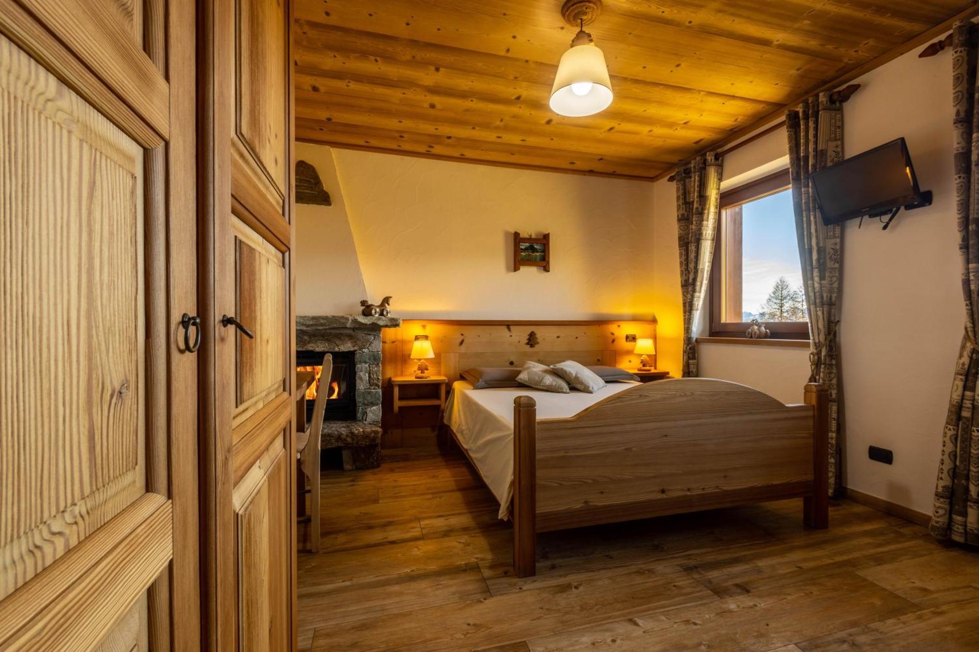 Le Coin Des Melezes - Nature & Trek - Camere In Baita Di Montagna Brusson Luaran gambar