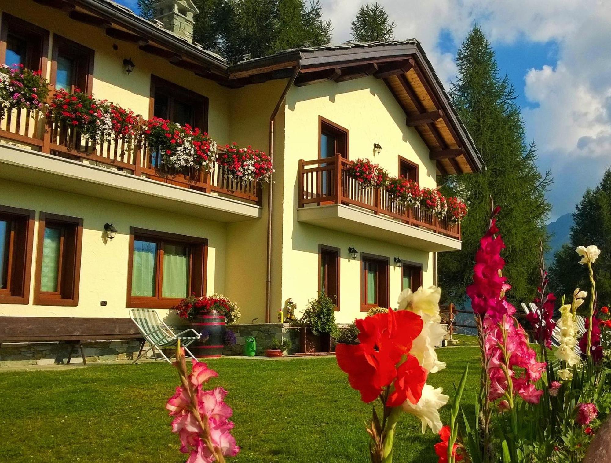 Le Coin Des Melezes - Nature & Trek - Camere In Baita Di Montagna Brusson Luaran gambar