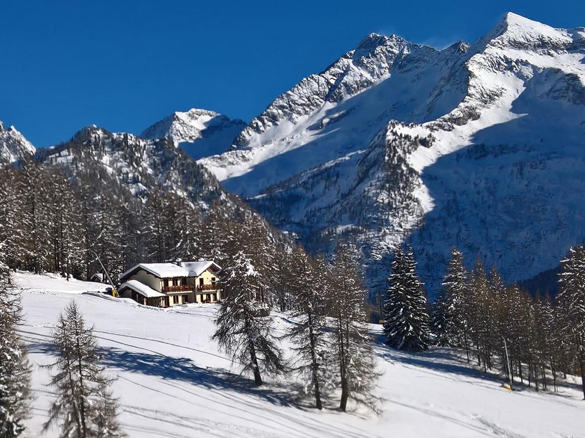 Le Coin Des Melezes - Nature & Trek - Camere In Baita Di Montagna Brusson Luaran gambar